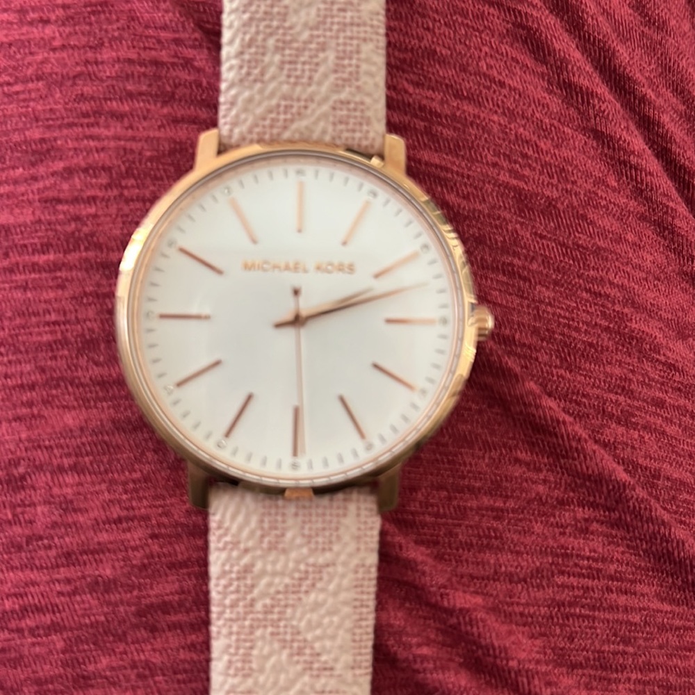 Ladies Mauve Michael Kors watch